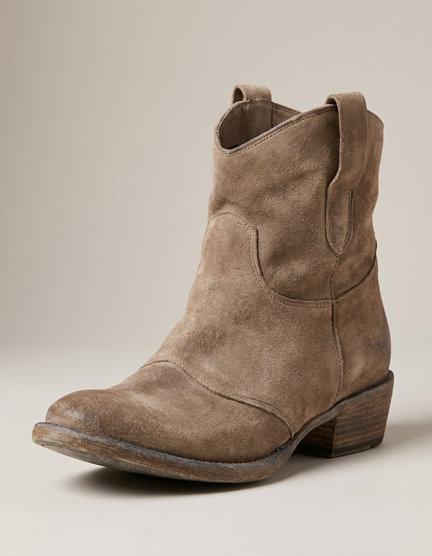 PLUXSTYLE::numise::noelle-everyday-ankle-boots::closeup-hero