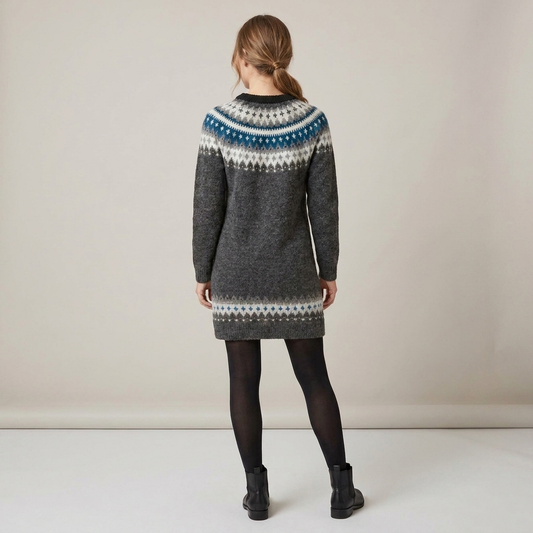 PLUXSTYLE::numise::nordic-sweater-dress::back