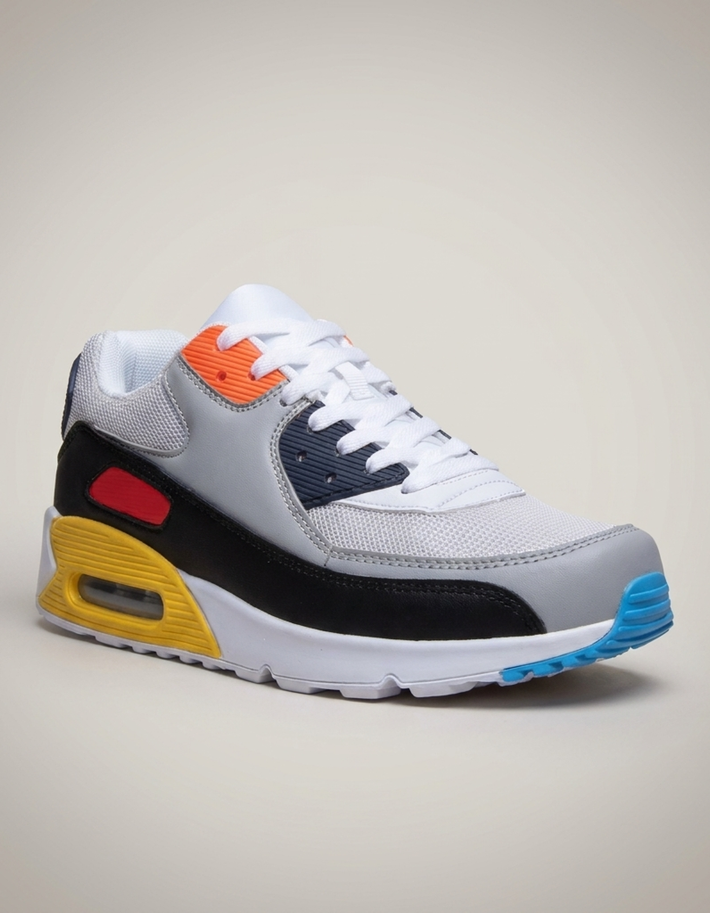 PLUXSTYLE::numise::mens-air-cushioned-walking-shoes::closeup-hero
