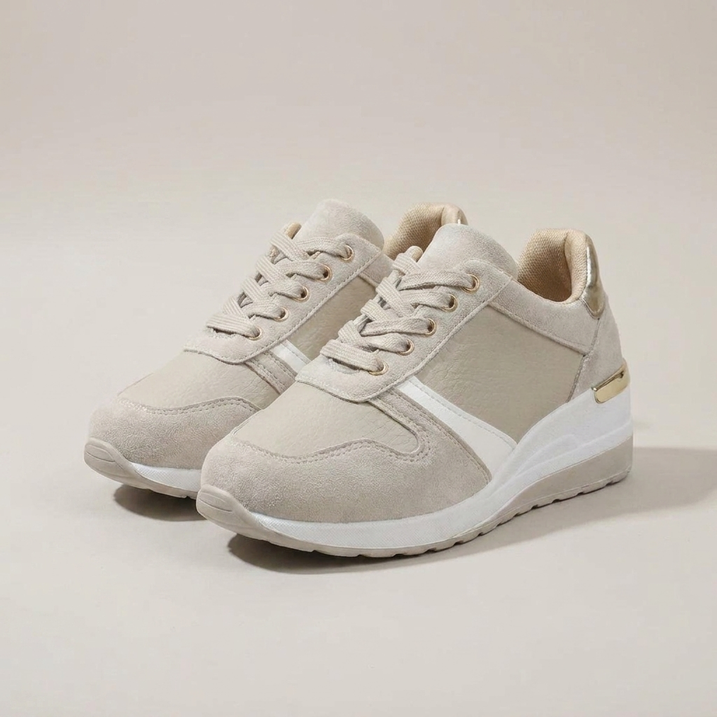 PLUXSTYLE::numise::everyday-lace-up-platform-sneakers::closeup-detail