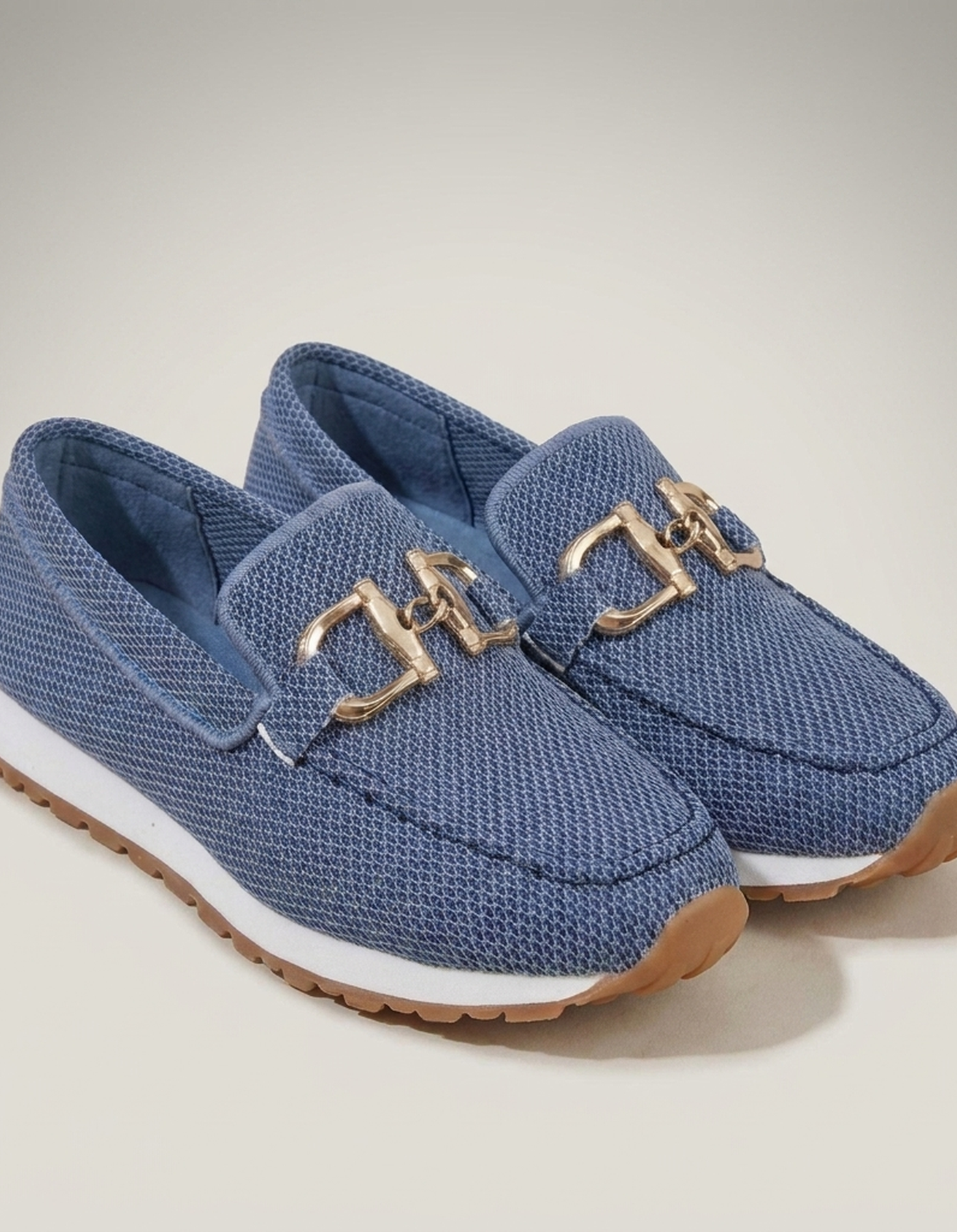 PLUXSTYLE::numise::womens-buckle-comfort-footwear::closeup-detail