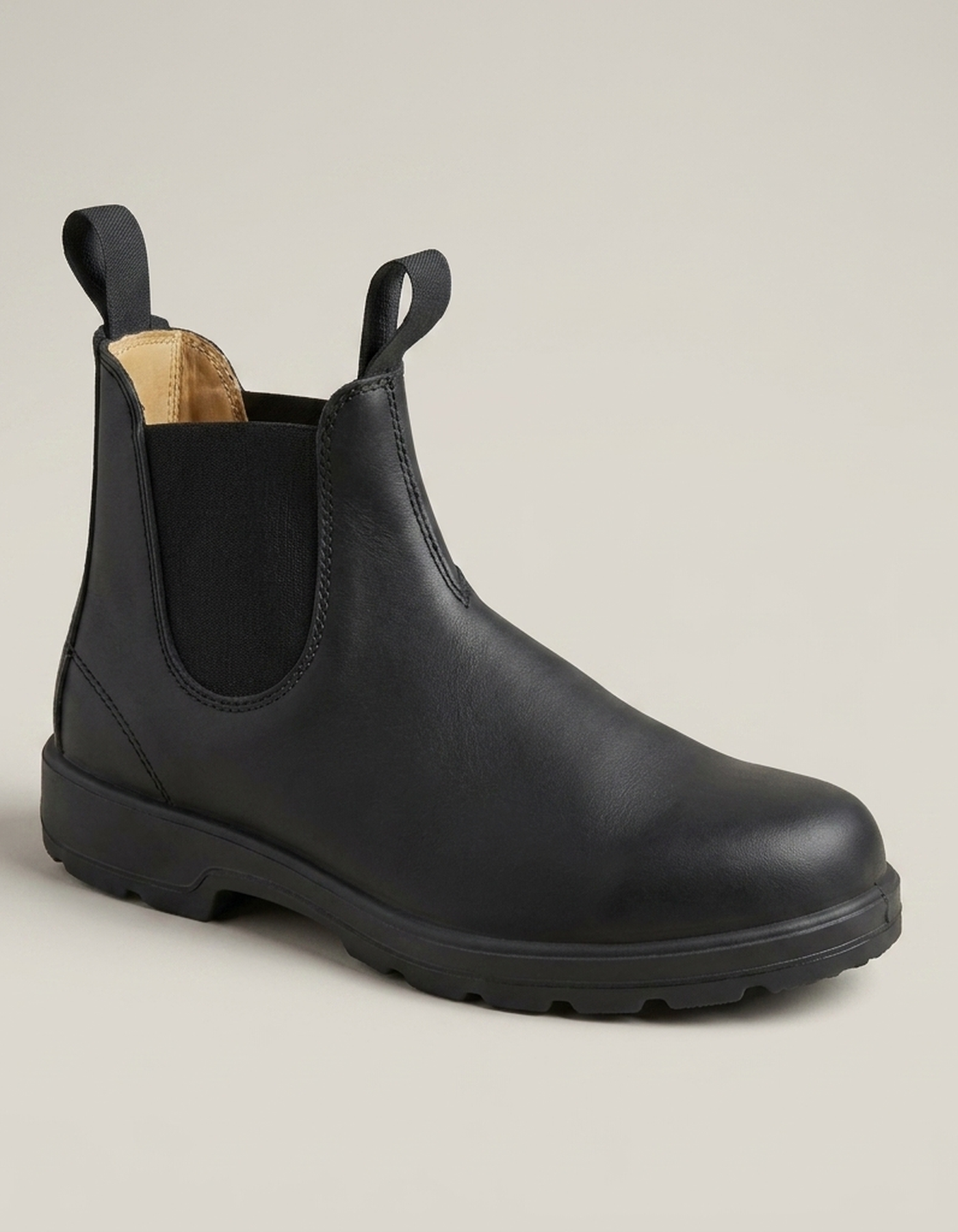 PLUXSTYLE::numise::pull-tab-chelsea-boots::closeup-hero