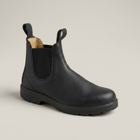 PLUXSTYLE::numise::pull-tab-chelsea-boots::closeup-hero