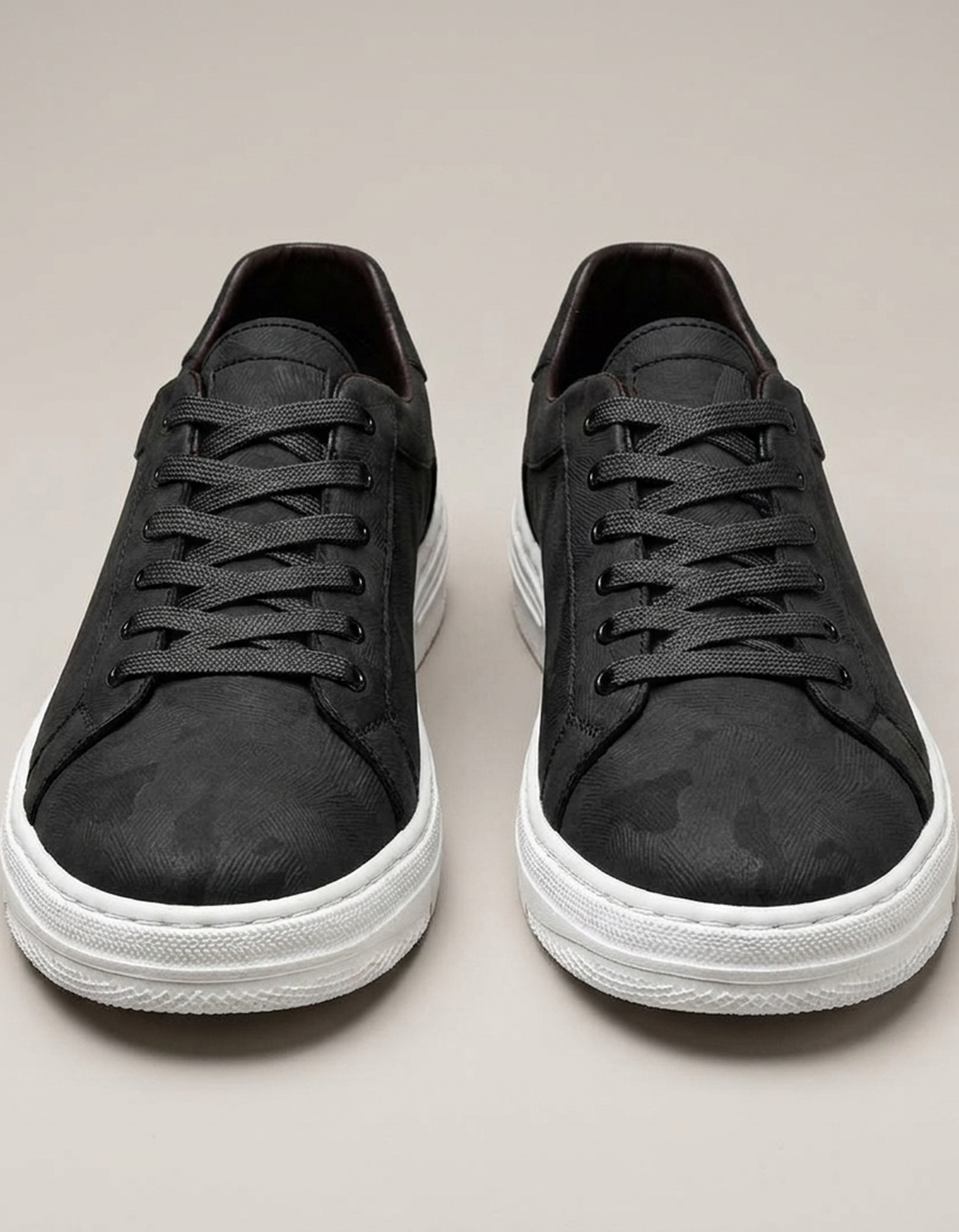 PLUXSTYLE::numise::athene-smart-casual-sneakers::pack-black