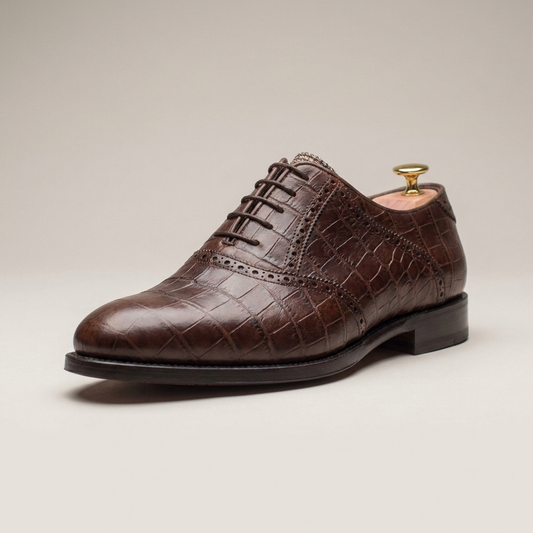 PLUXSTYLE::numise::aqualuna-oxford-golf-footwear::closeup-hero