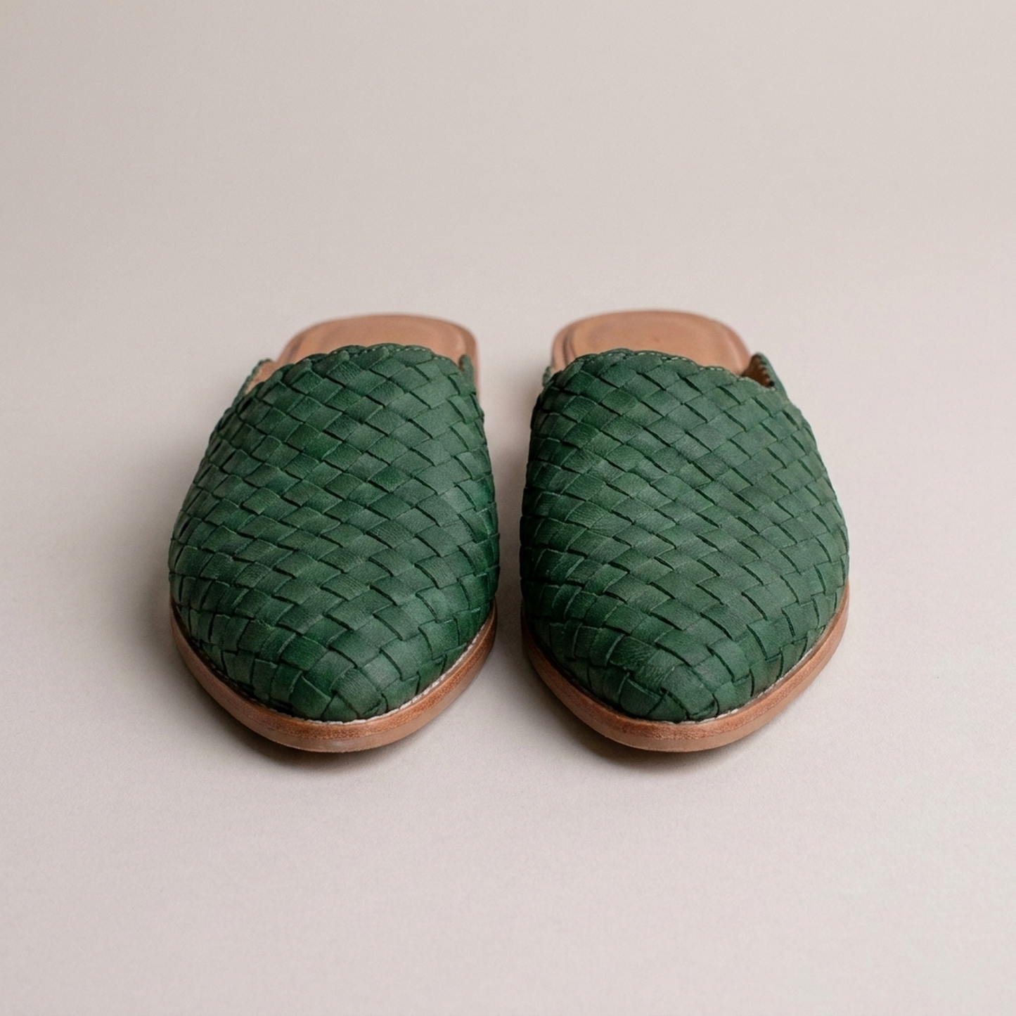 PLUXSTYLE::numise::womens-pointed-toe-woven-mules::pack-green