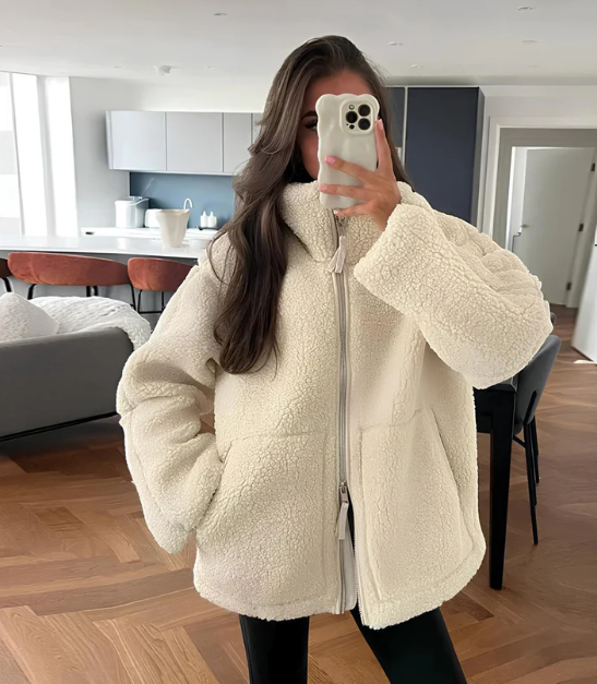 PLUXSTYLE::numise::womens-relaxed-zip-up-parka::lifestyle-keep-2