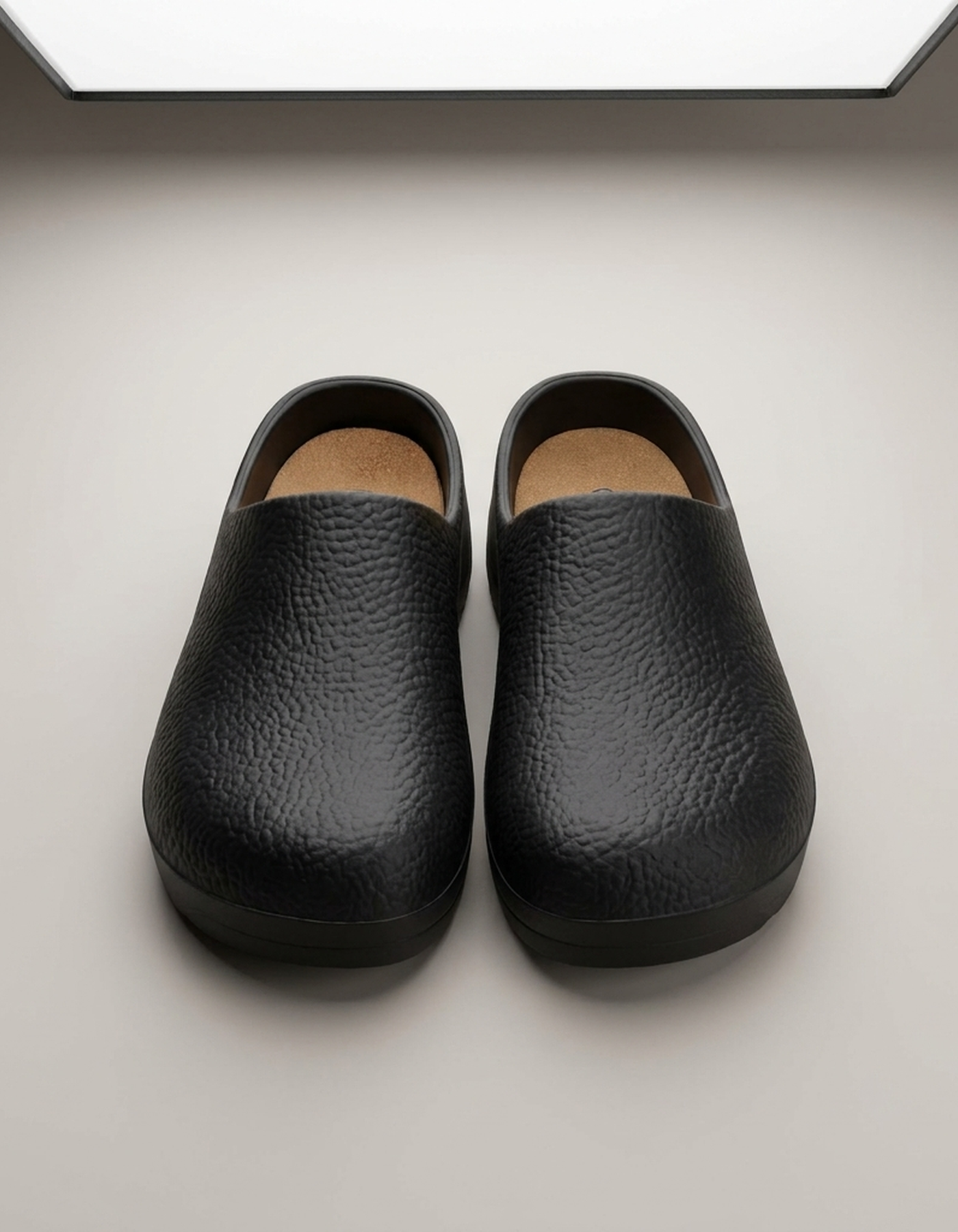 PLUXSTYLE::numise::mens-easy-care-work-clogs::pack-black