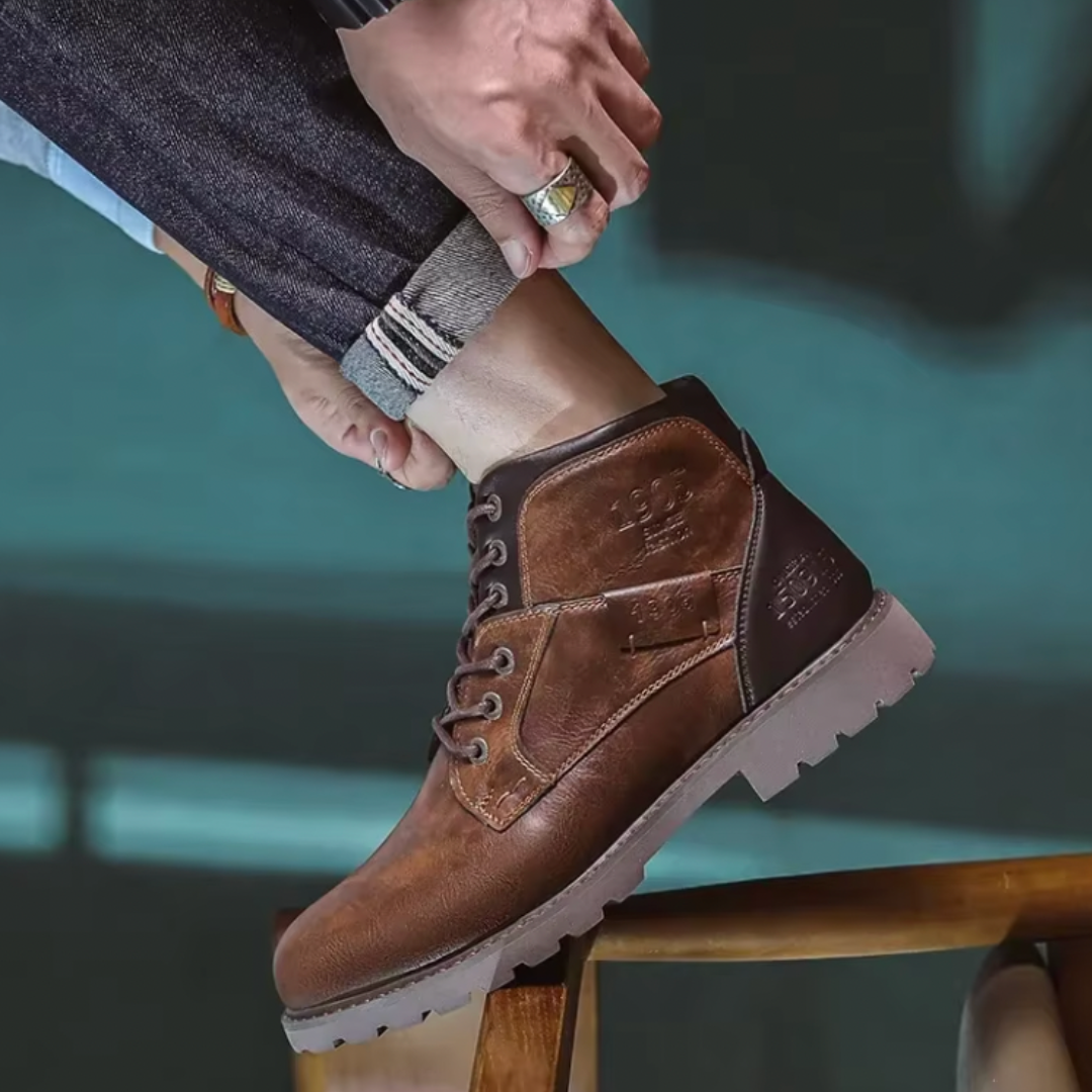 PLUXSTYLE::numise::bayard-vintage-boots::lifestyle-keep-1