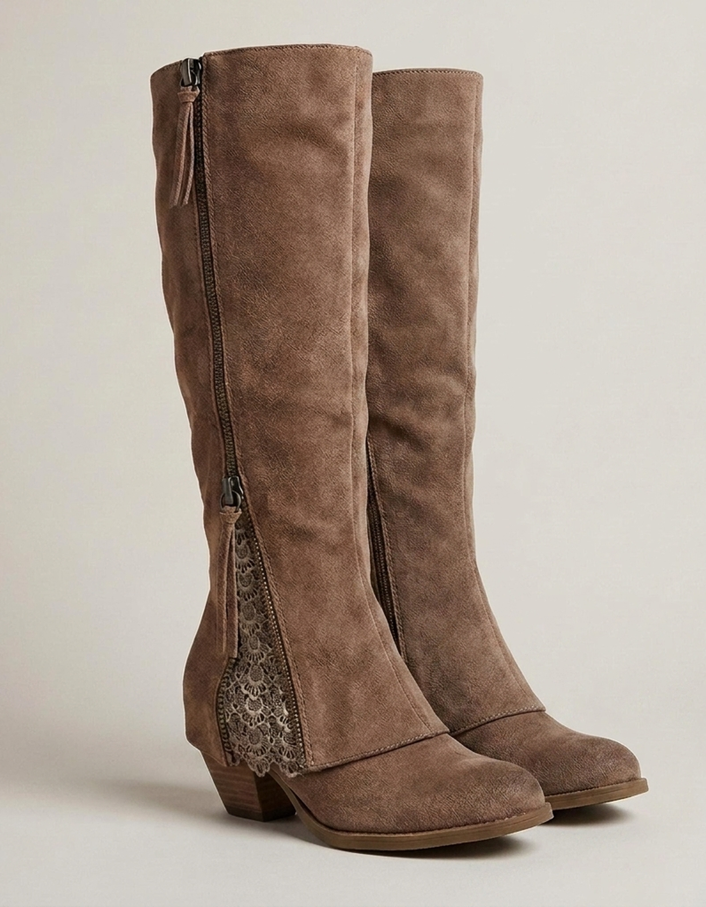 PLUXSTYLE::numise::everyday-knee-high-boots::closeup-detail
