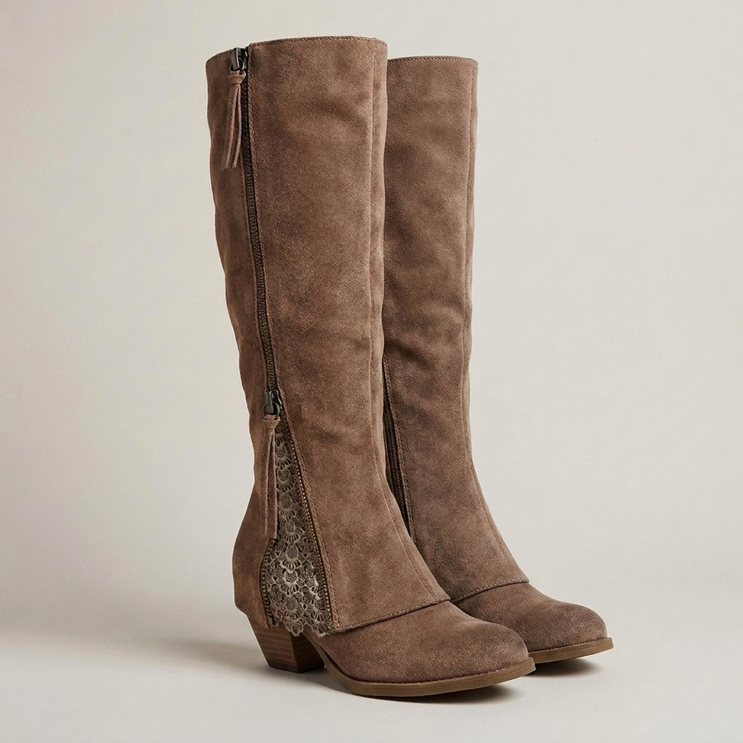 PLUXSTYLE::numise::everyday-knee-high-boots::closeup-detail