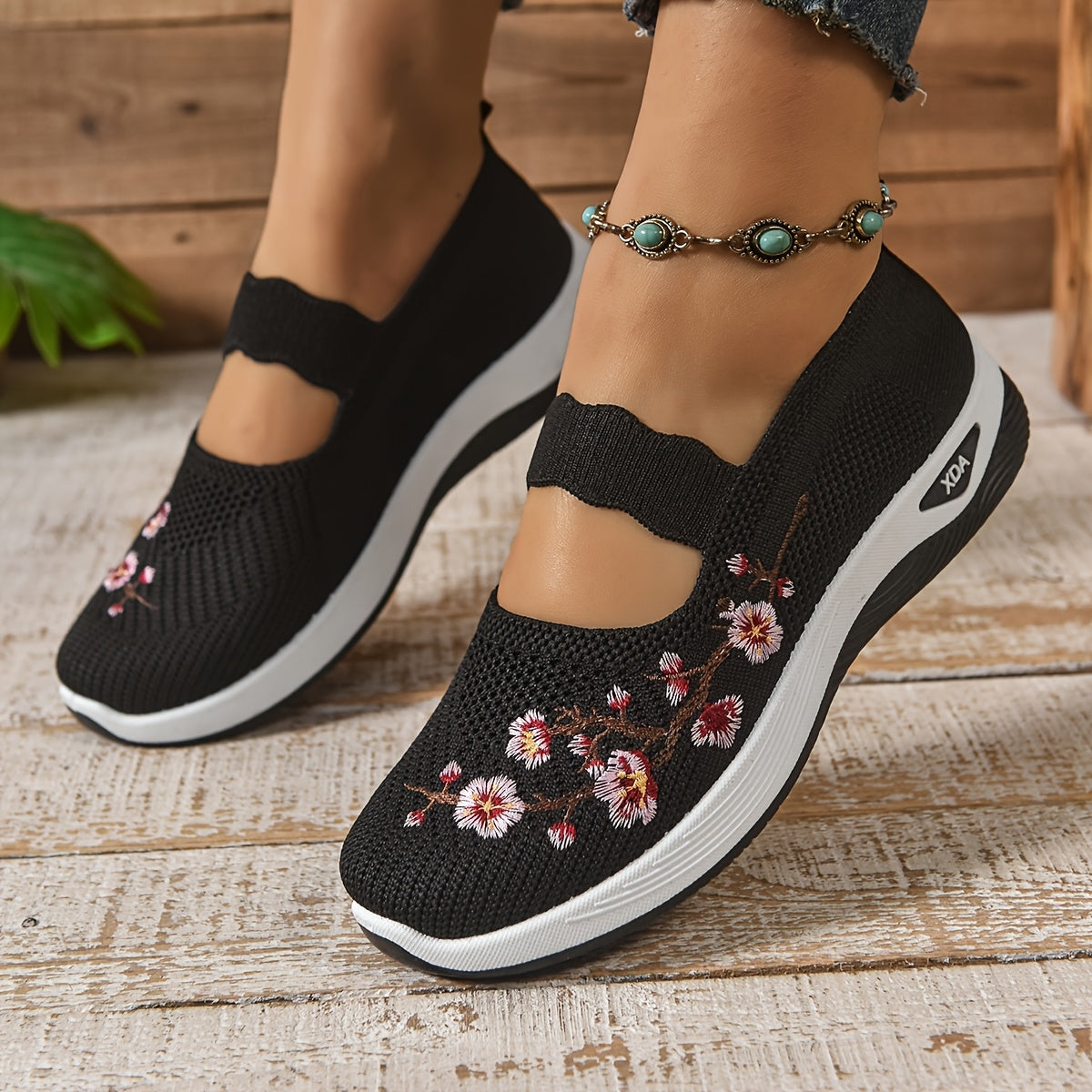 PLUXSTYLE::numise::strap-detail-ballet-footwear::lifestyle-keep-1