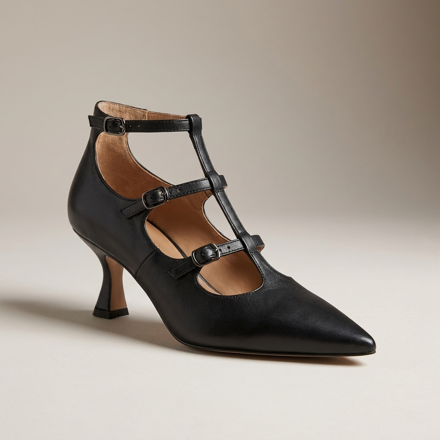 PLUXSTYLE::numise::pointed-t-bar-mid-heel-footwear::closeup-hero