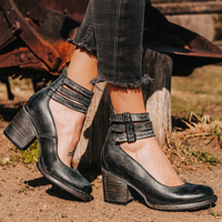 PLUXSTYLE::numise::graceful-comfort-ankle-boots::lifestyle-keep-2