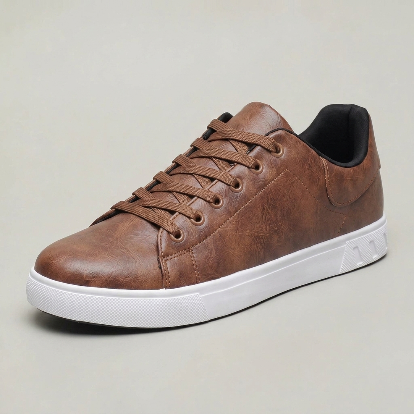 PLUXSTYLE::numise::mens-everyday-lace-up-sneakers::closeup-hero