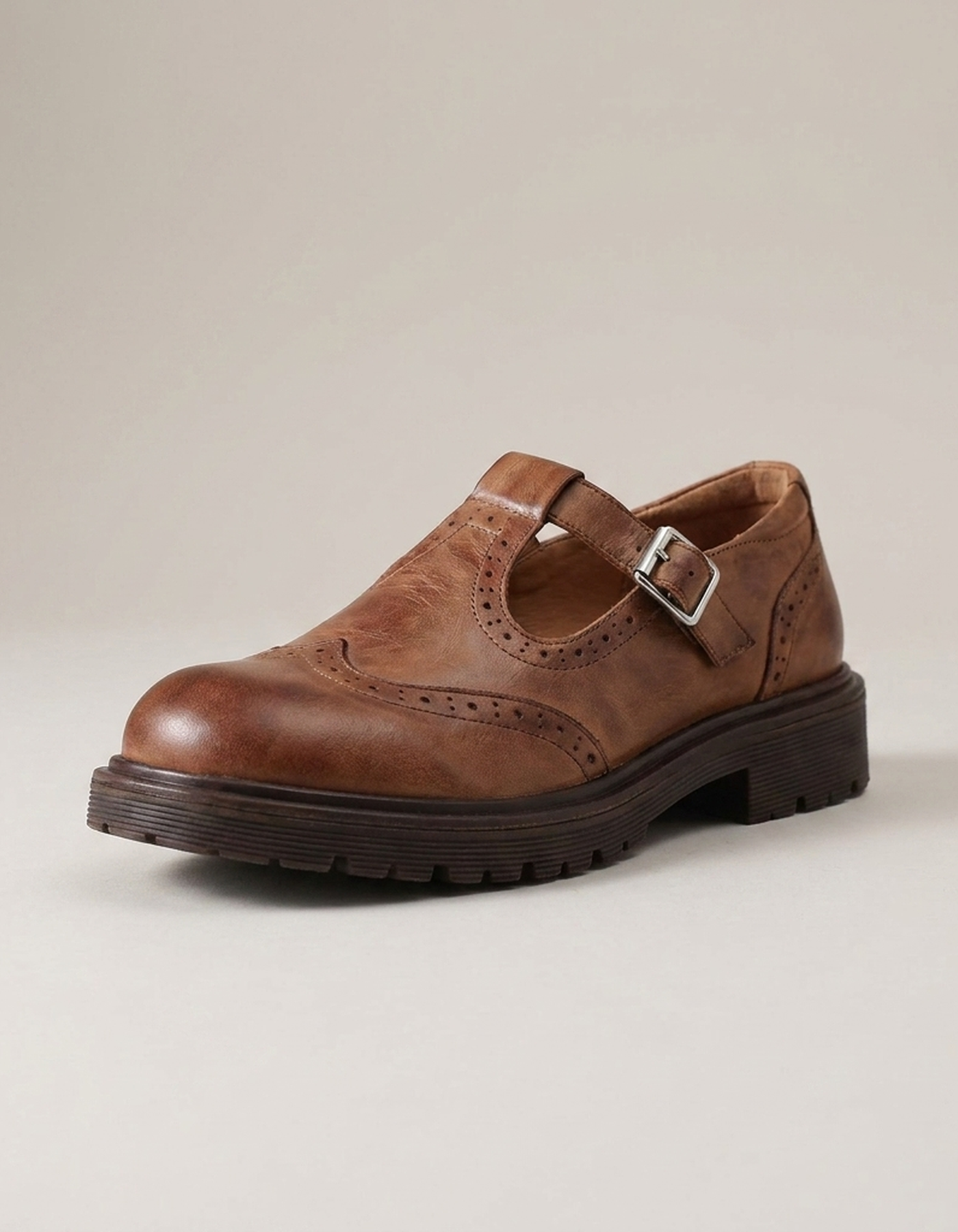 PLUXSTYLE::numise::supportive-mary-jane-shoes::closeup-hero