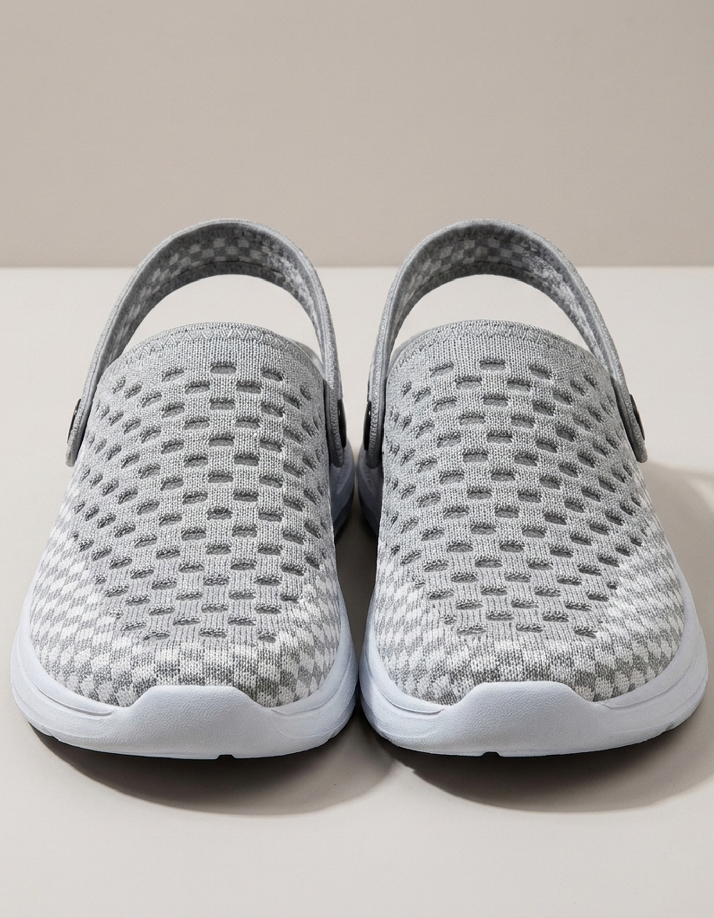 PLUXSTYLE::numise::breathable-unisex-comfort-clogs::pack-grey