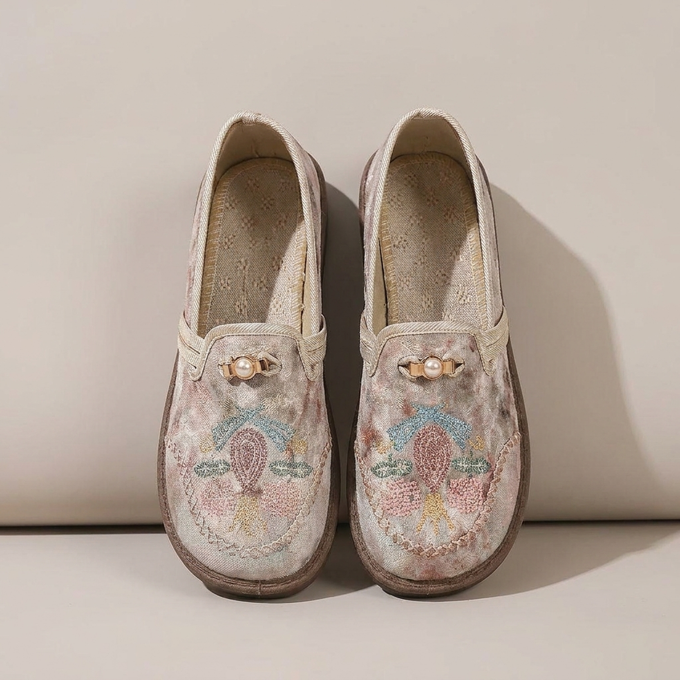 PLUXSTYLE::numise::amelia-floral-embroidered-loafers::pack-beige