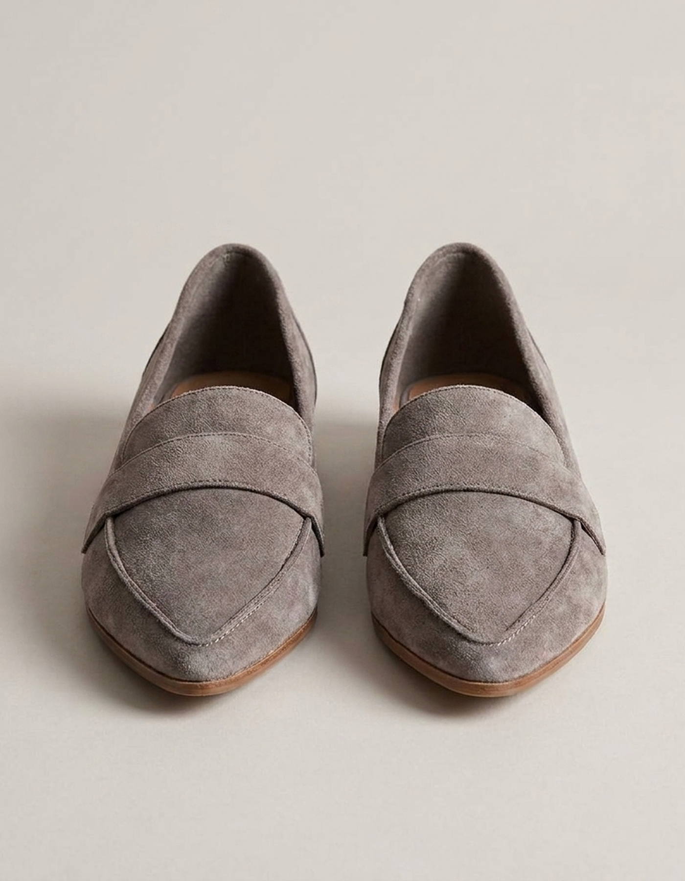 PLUXSTYLE::numise::henry-sleek-pointed-toe-loafers::pack-grey