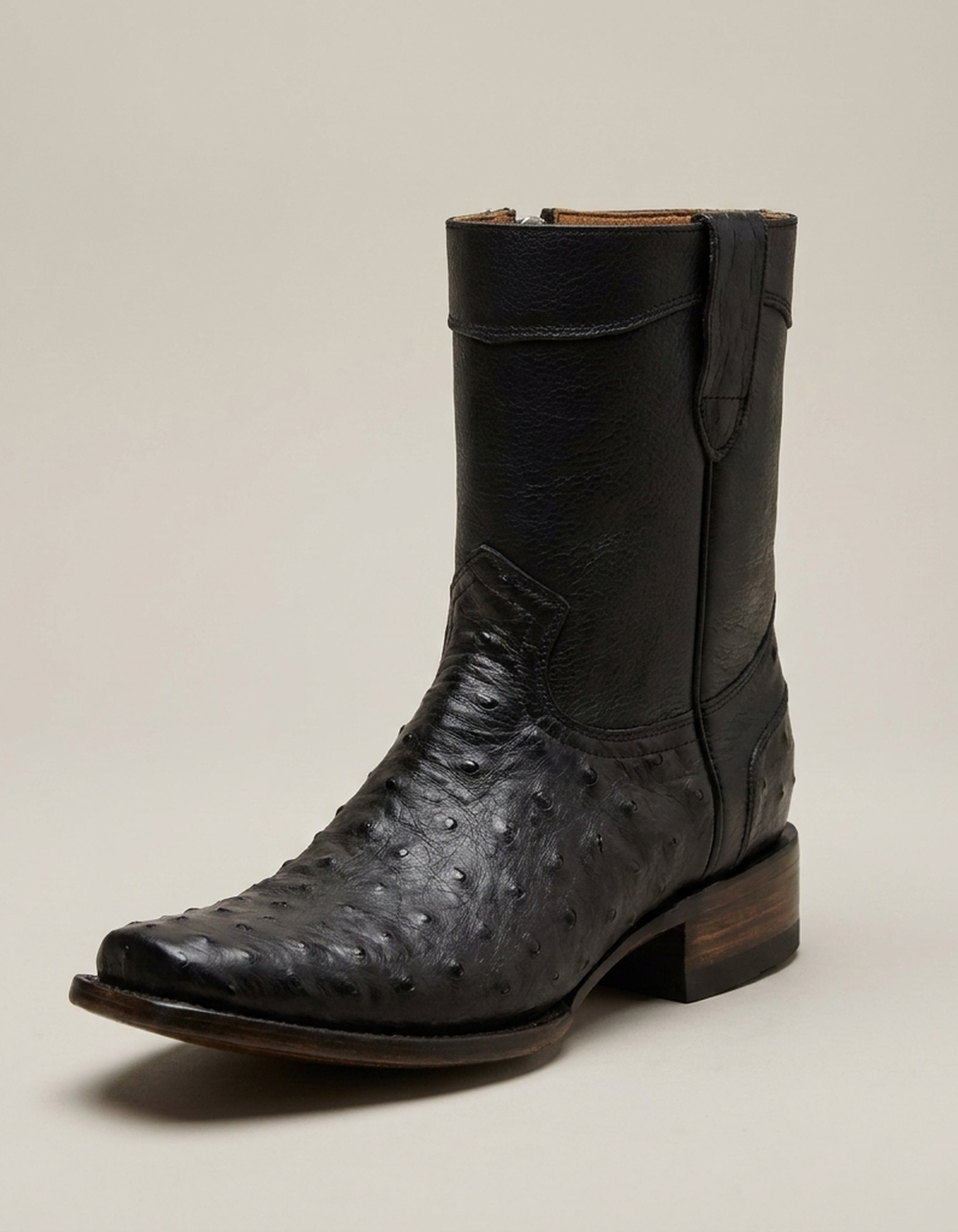 PLUXSTYLE::numise::mens-heritage-boots::closeup-hero