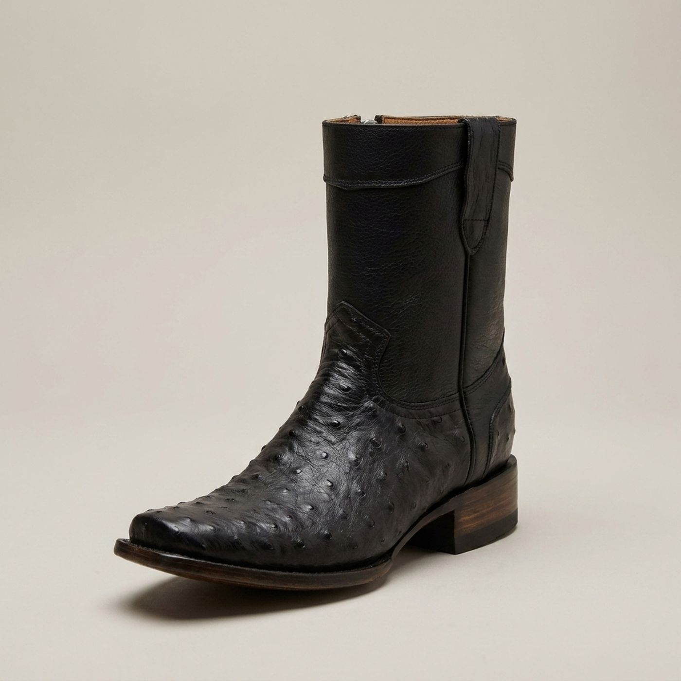 PLUXSTYLE::numise::mens-heritage-boots::closeup-hero