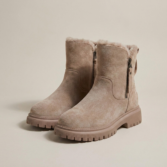PLUXSTYLE::numise::lug-sole-winter-ankle-boots::closeup-detail