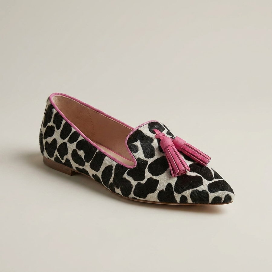 PLUXSTYLE::numise::alexis-pointed-toe-tassel-loafers::closeup-hero