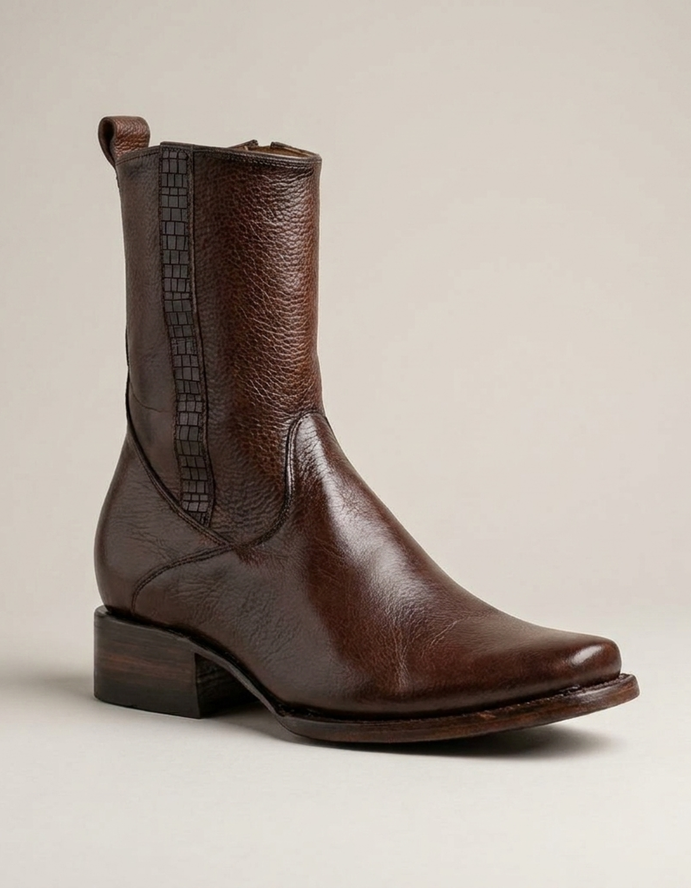 PLUXSTYLE::numise::mens-vintage-everyday-boots::closeup-hero