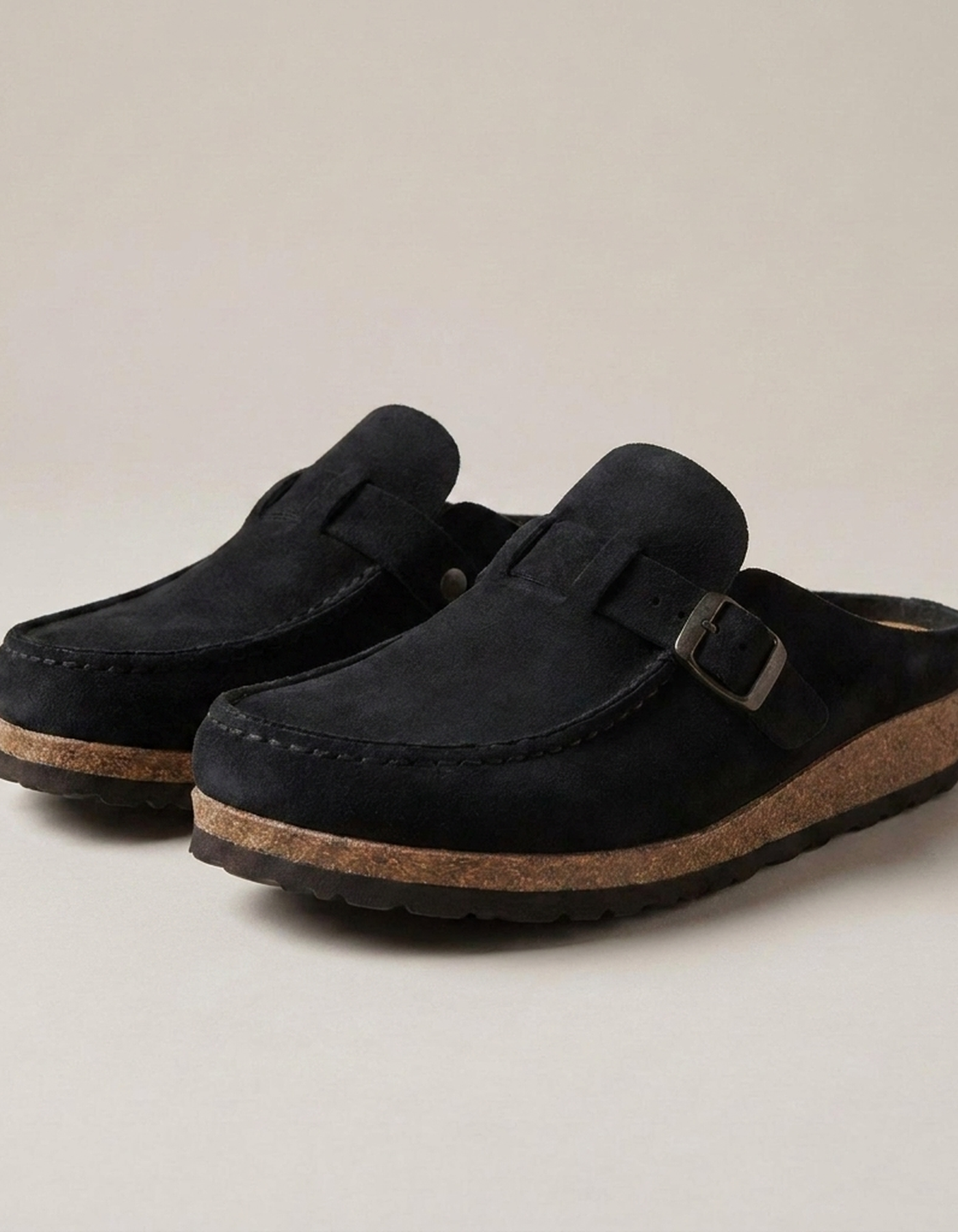 PLUXSTYLE::numise::refined-orthopedic-loafers::closeup-detail