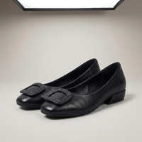PLUXSTYLE::numise::womens-flat-sole-ballerina-footwear::closeup-detail