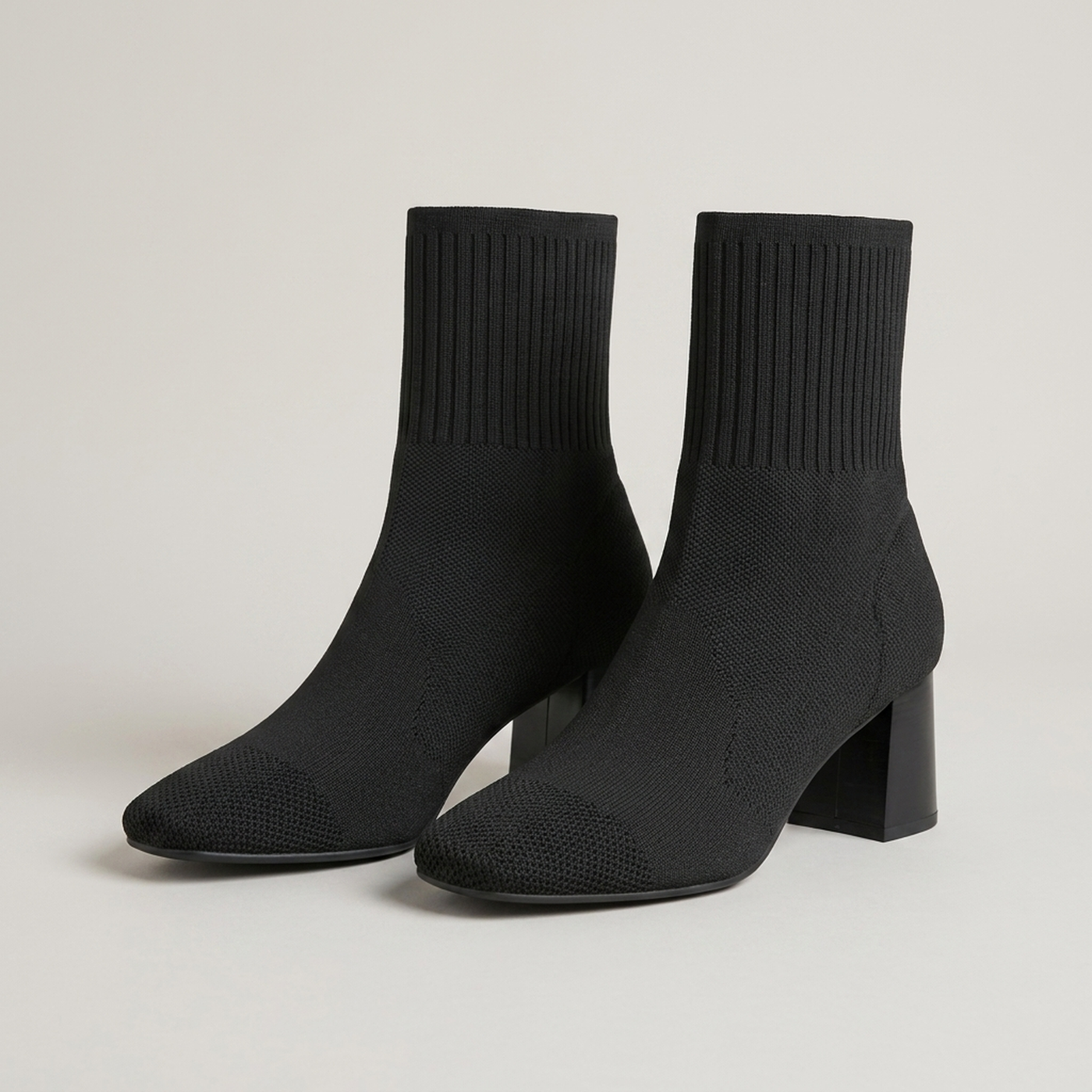 PLUXSTYLE::numise::pointed-toe-slip-on-ankle-boots::pack-black