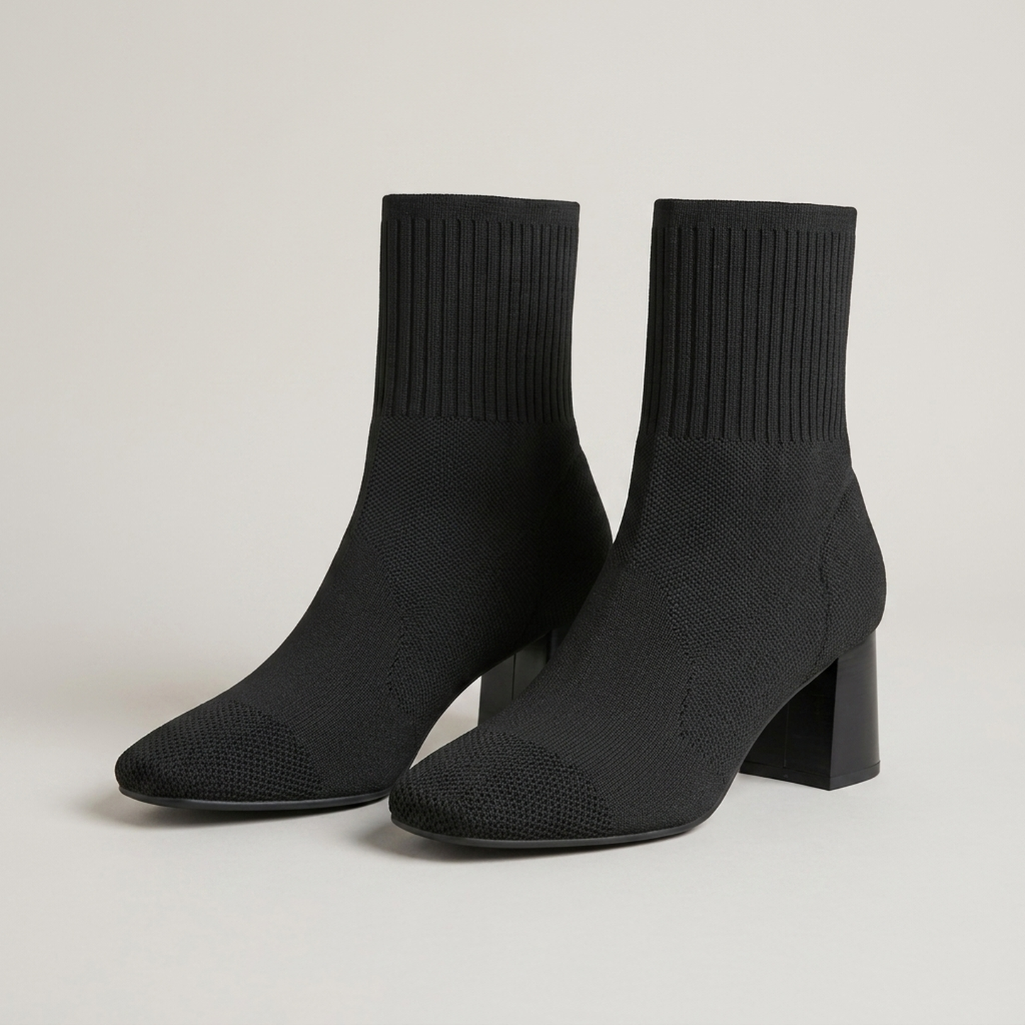 PLUXSTYLE::numise::pointed-toe-slip-on-ankle-boots::pack-black