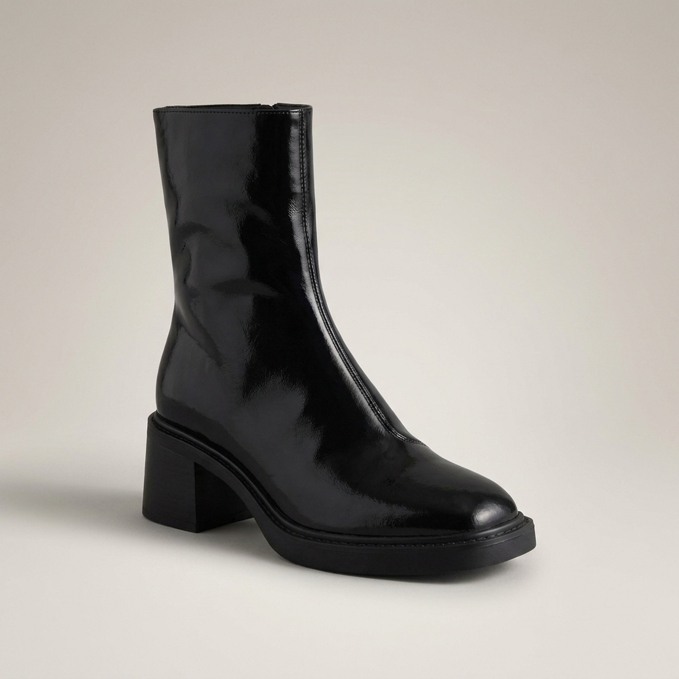 PLUXSTYLE::numise::everyday-side-zip-ankle-boots::closeup-hero
