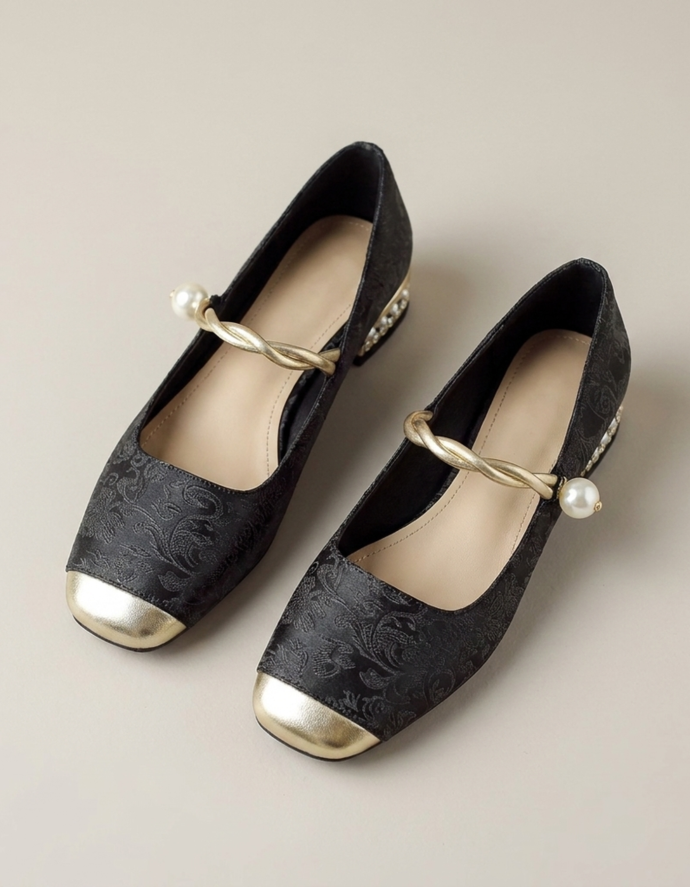 PLUXSTYLE::numise::everyday-mary-jane-shoes::pack-black