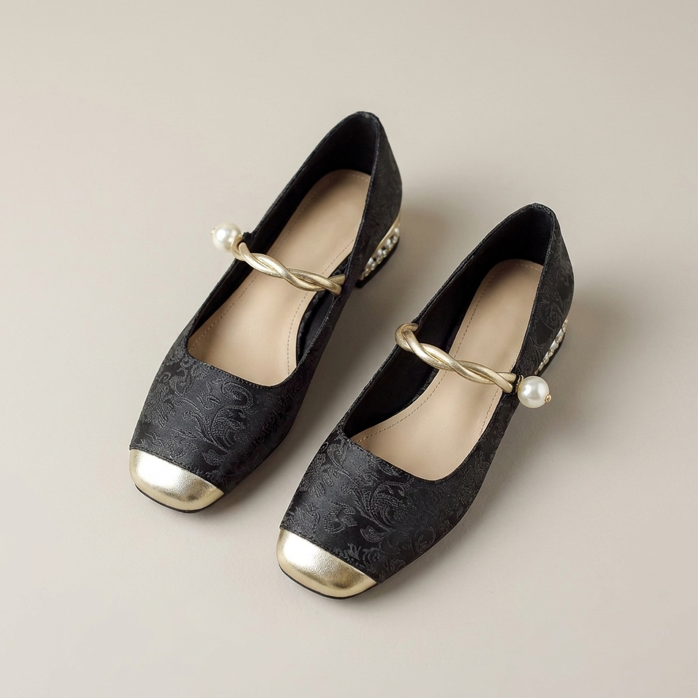 PLUXSTYLE::numise::everyday-mary-jane-shoes::pack-black