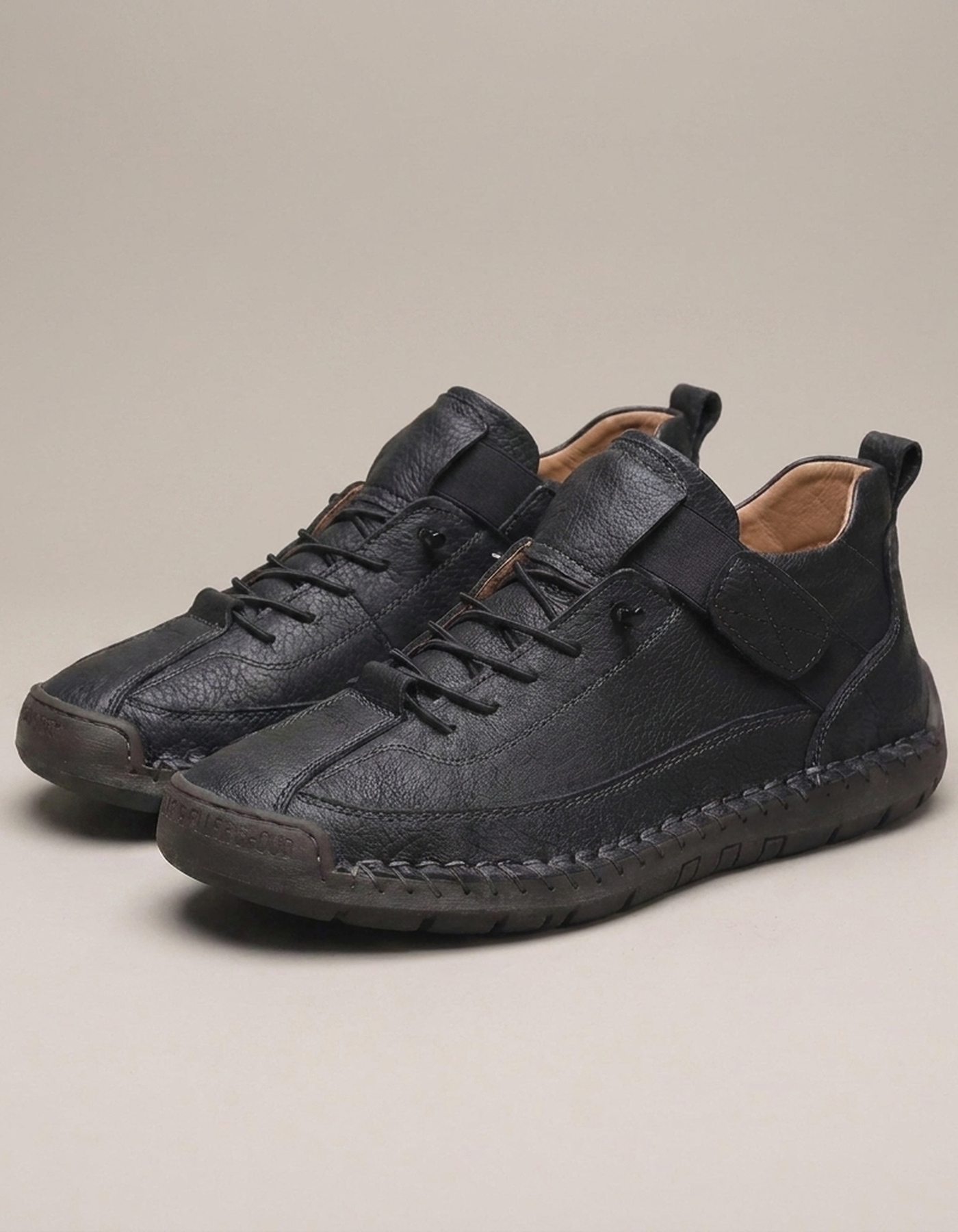 PLUXSTYLE::numise::womens-elastic-panel-trainers::closeup-detail