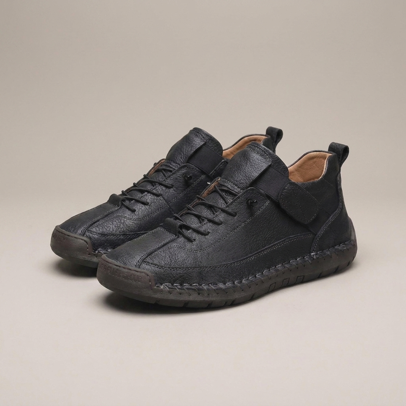 PLUXSTYLE::numise::womens-elastic-panel-trainers::closeup-detail