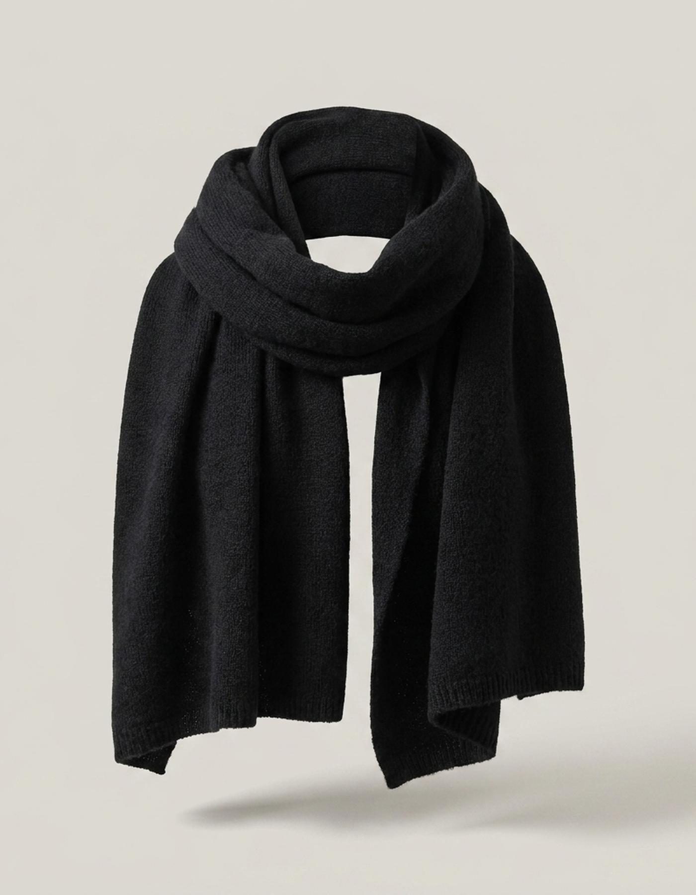 PLUXSTYLE::numise::everyday-lightweight-scarf::pack-black