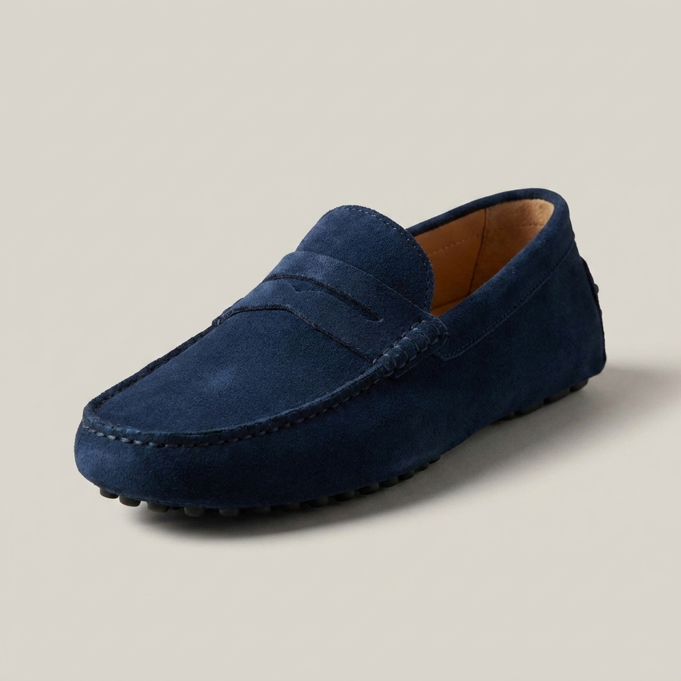 PLUXSTYLE::numise::everyday-penny-loafers::closeup-hero