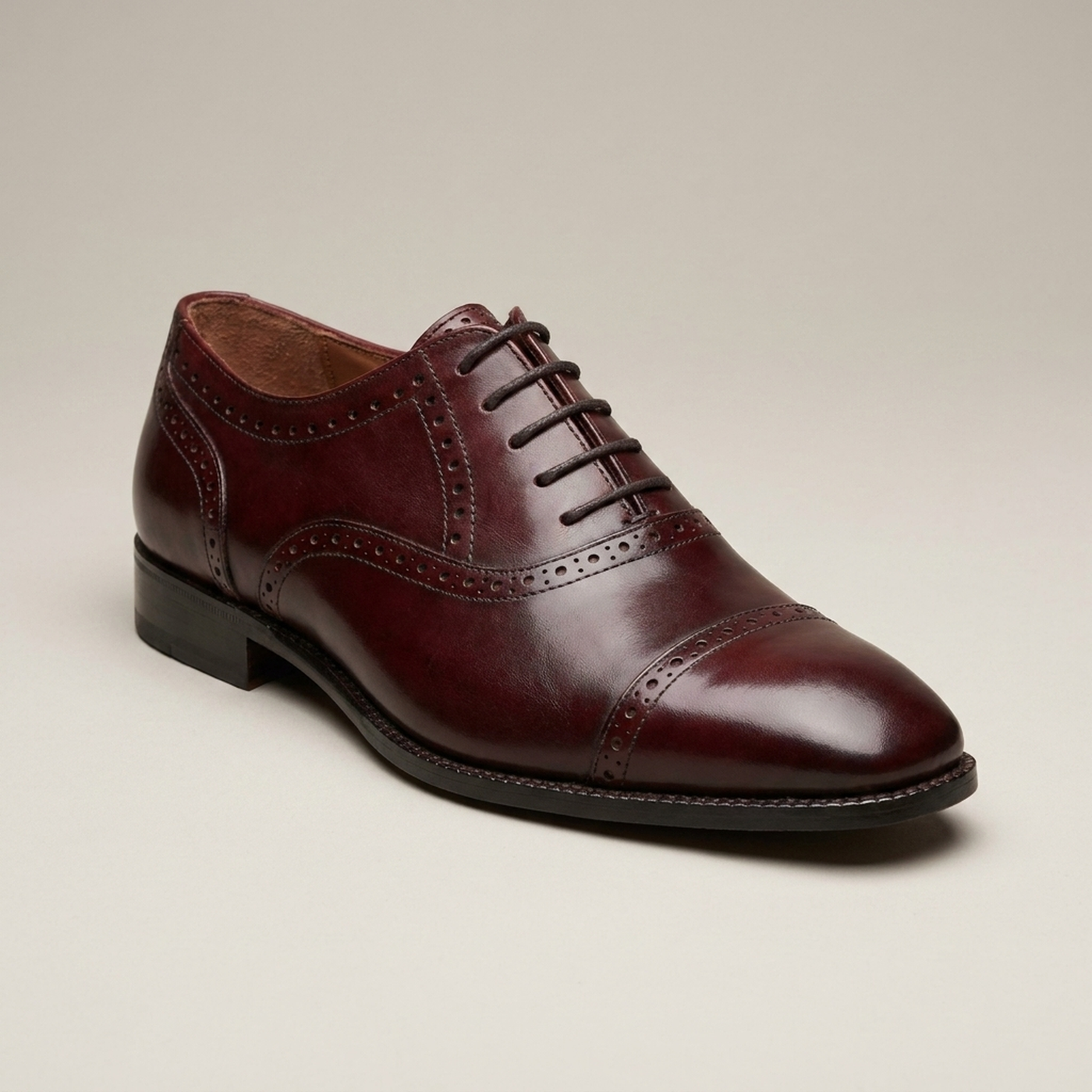 PLUXSTYLE::numise::mens-oxblood-oxford-dress-shoes::closeup-hero