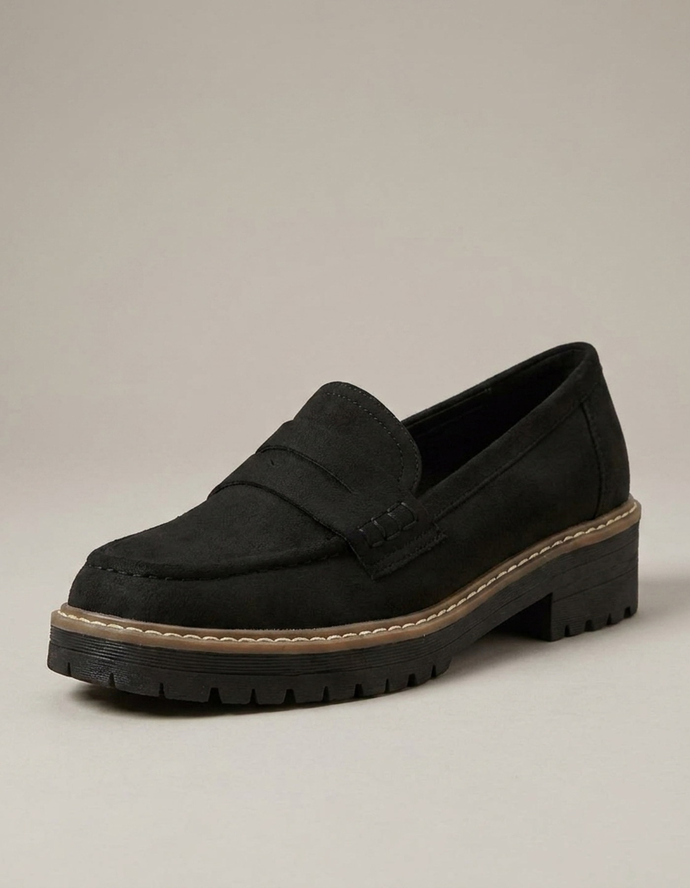 PLUXSTYLE::numise::chunky-slip-on-loafers::closeup-hero