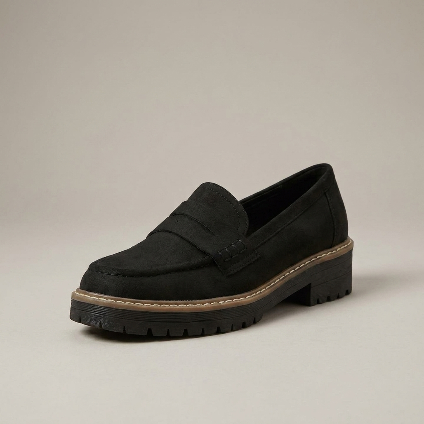 PLUXSTYLE::numise::chunky-slip-on-loafers::closeup-hero