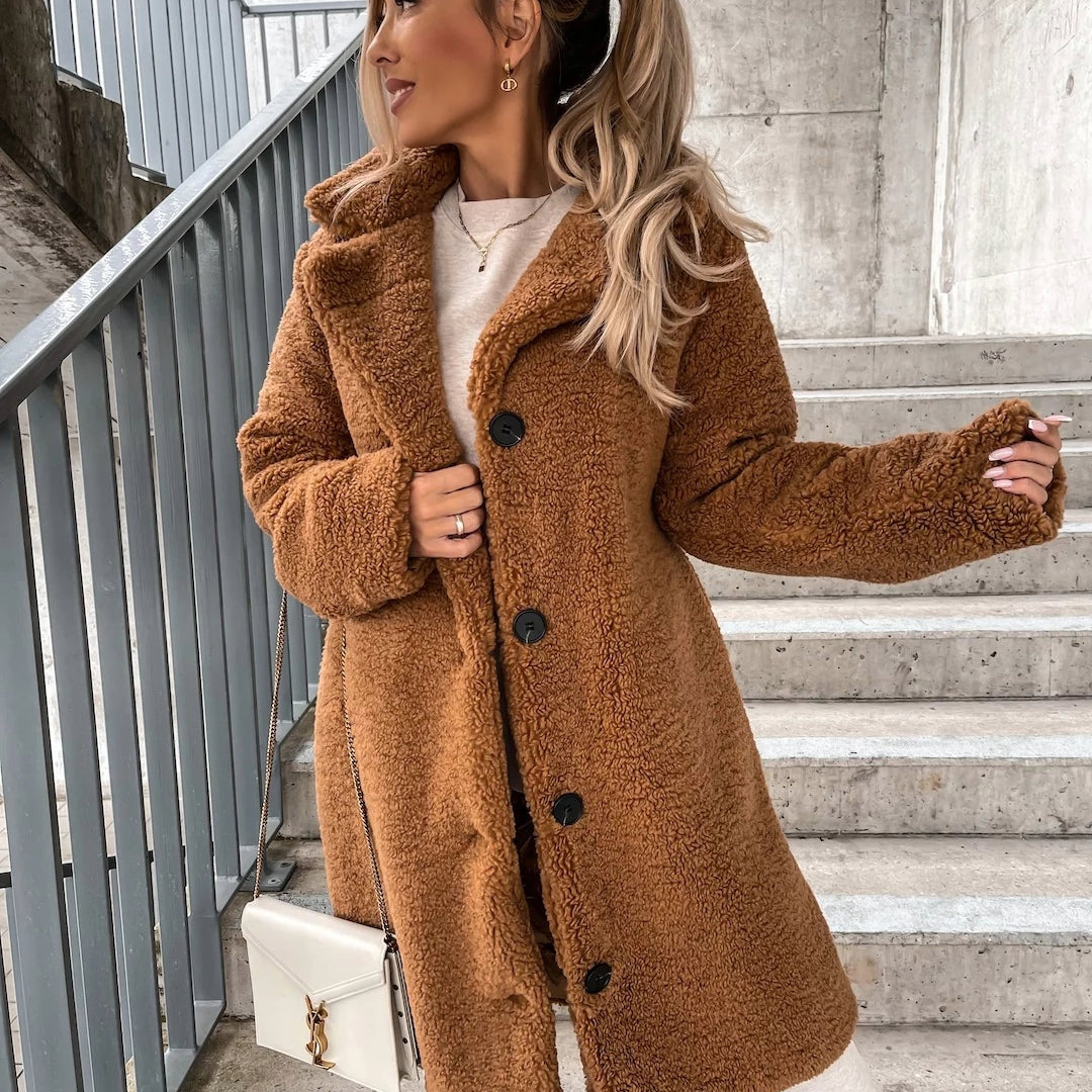 PLUXSTYLE::numise::womens-oversized-parka::lifestyle-keep-2