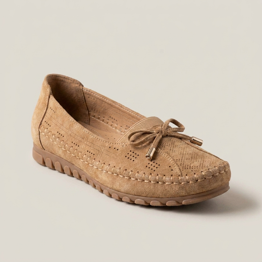 PLUXSTYLE::numise::agnes-perforated-comfort-loafers::closeup-hero