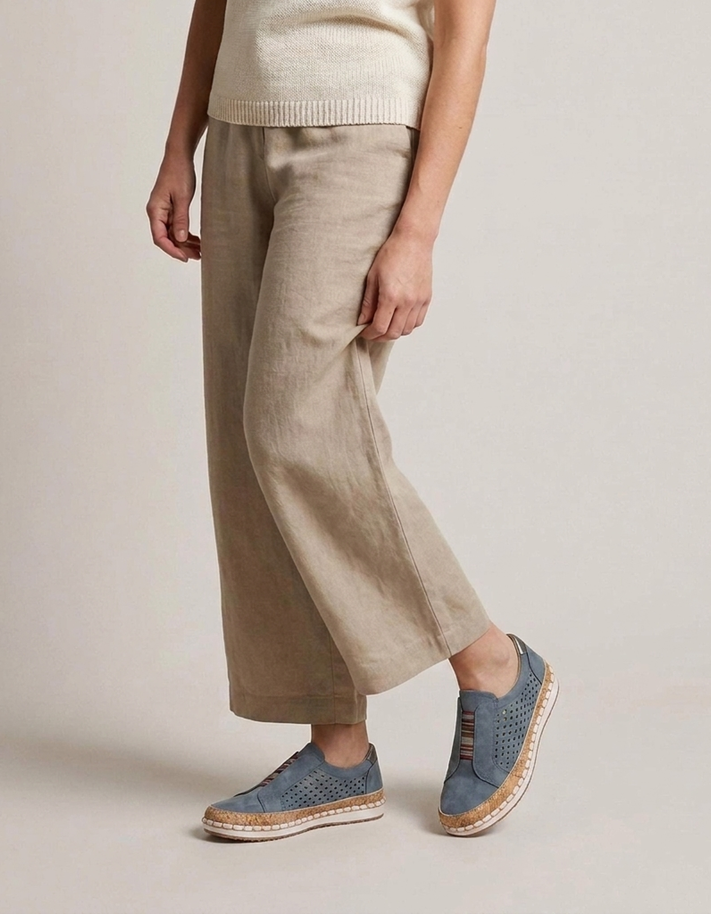 PLUXSTYLE::numise::easy-step-slip-on-footwear::zoom-out