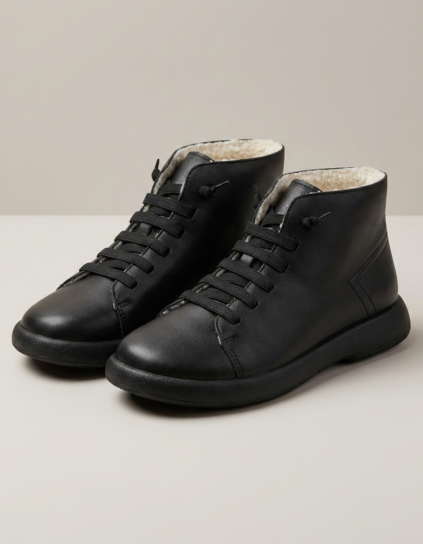 PLUXSTYLE::numise::khaki-pull-on-chelsea-boots::pack-black