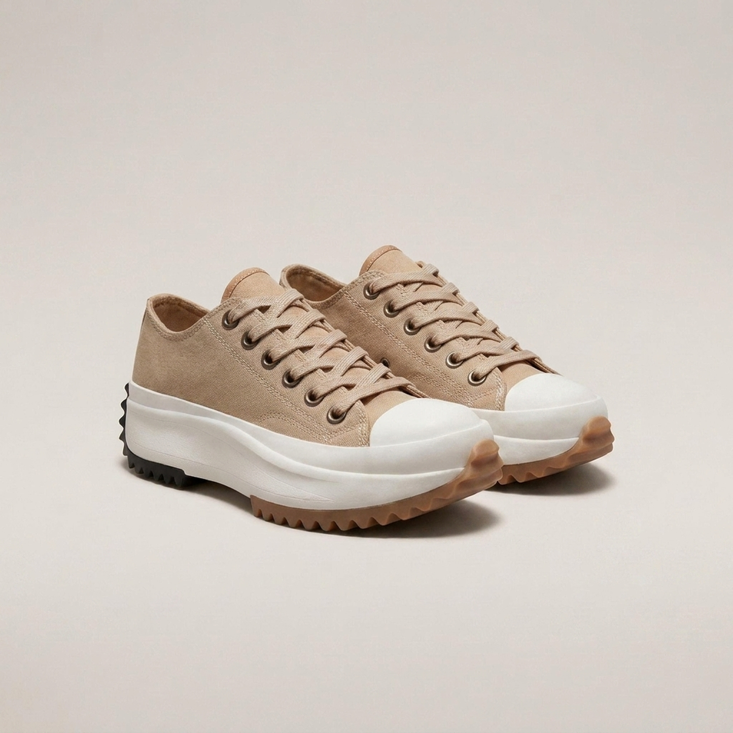 PLUXSTYLE::numise::daisy-lace-up-platform-sneakers::closeup-detail