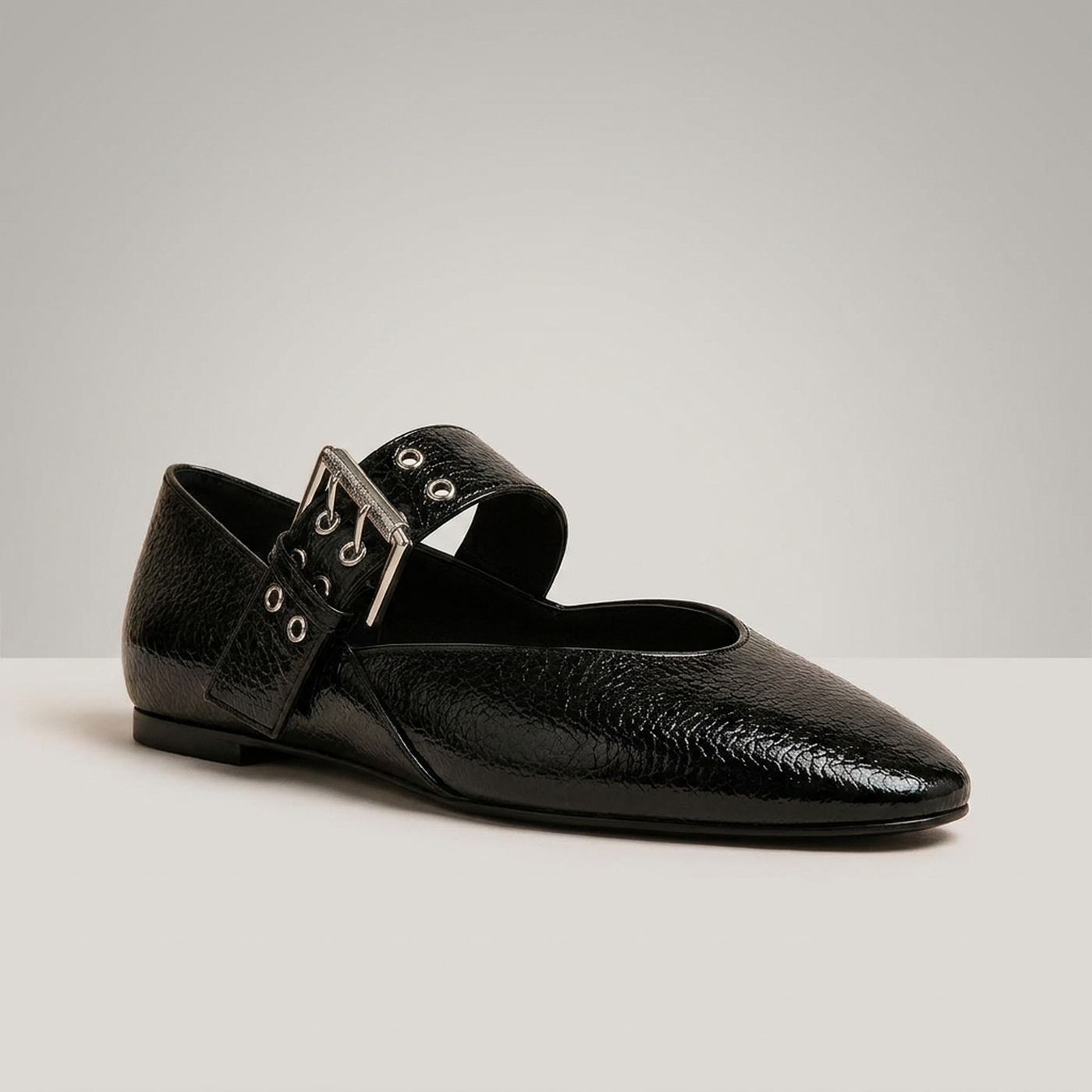 PLUXSTYLE::numise::buckle-mary-jane-flats::closeup-hero