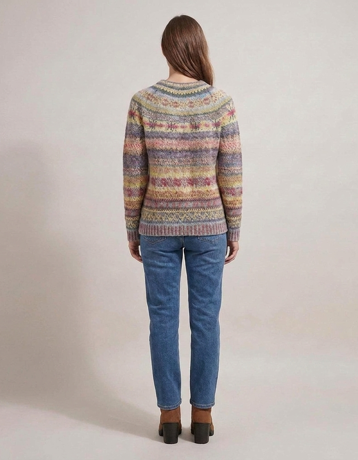 PLUXSTYLE::numise::relaxed-fair-isle-pullover-sweater::back