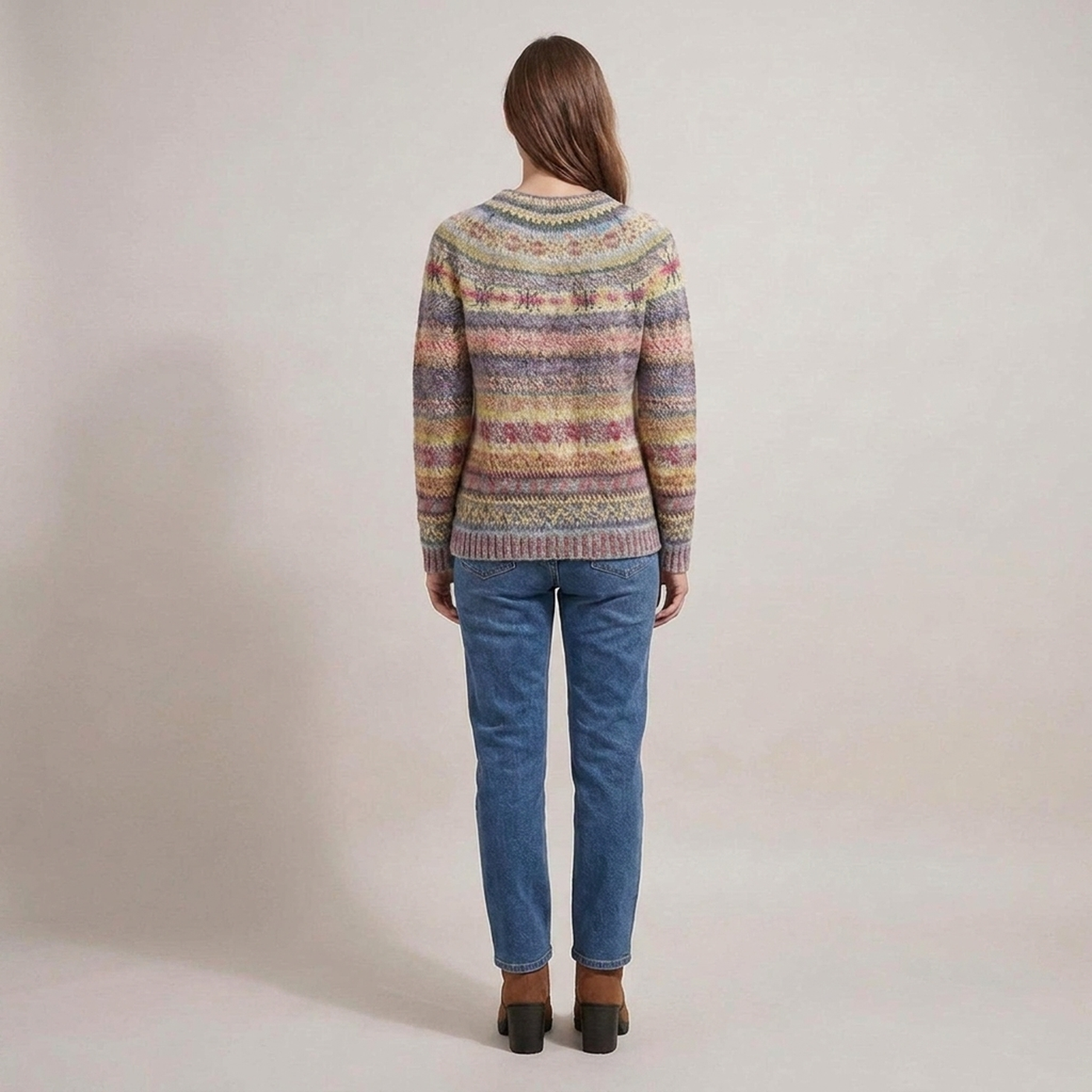 PLUXSTYLE::numise::relaxed-fair-isle-pullover-sweater::back